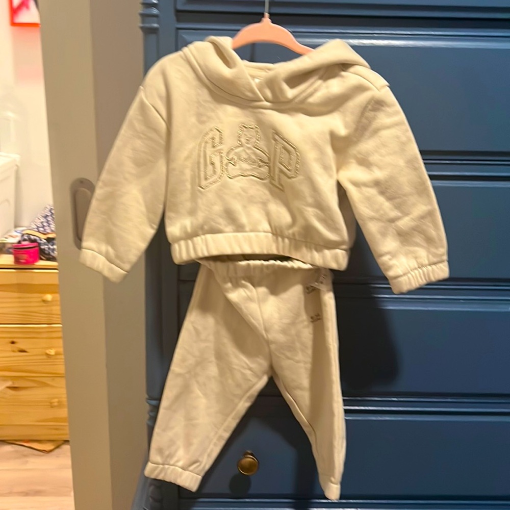 GAP tracksuit, 6-12M